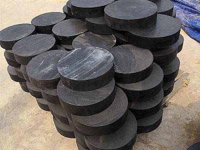 凤城市板式橡胶支座由若干层橡胶片与薄钢板经加压硫化